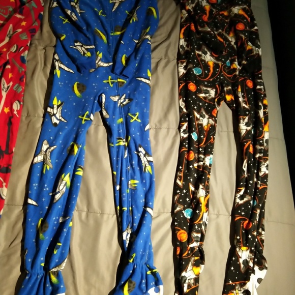 Youth one piece pjs - Picture 5 of 5